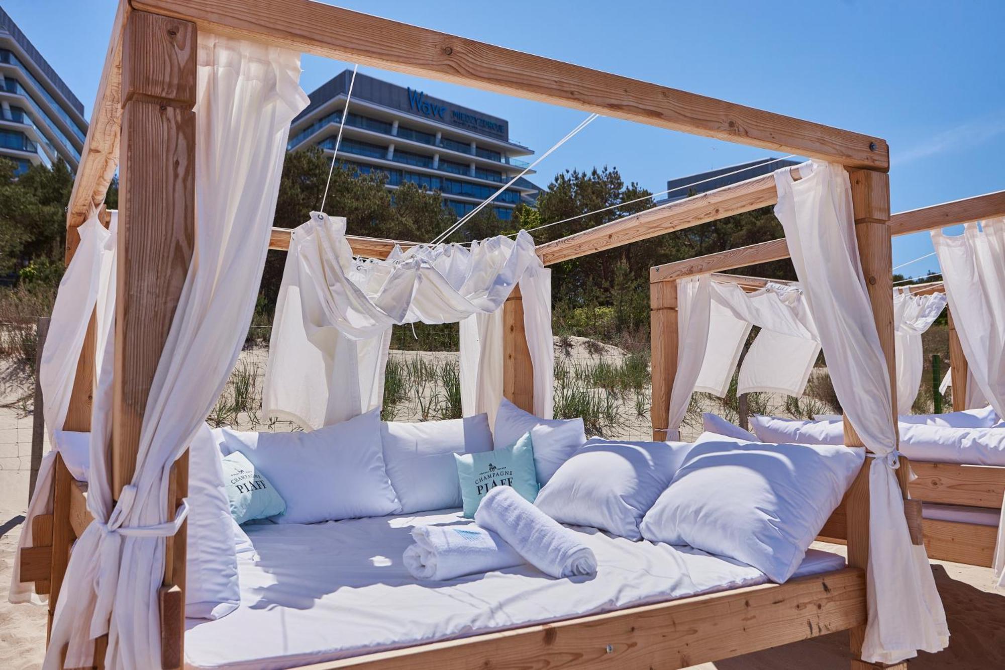 Wave Beachfront Family Apartment ミエンジズドロイェ エクステリア 写真